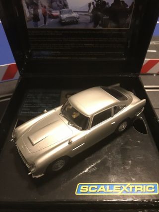 Scalextric James Bond 007 Goldeneye Aston Martin DB5 1:32 Scale slot car 2