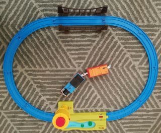 Tomy Trackmaster - Thomas the Train with Actual Steam (Water Vapor) and Sound 2