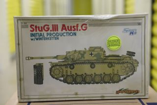 Stug.  Iii Ausf.  G Initial 1/35 Dragon Cyber Smart Kit