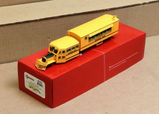 Precision Craft 431 On30 Galloping Goose School Bus / Dcc & Sound