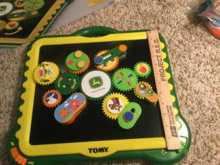 JOHN DEERE Gearations Magnetic Gear Toy,  Activity Board TOMY COMPLETE 2