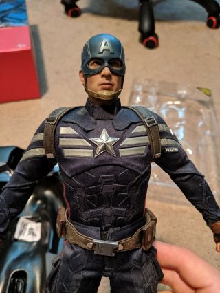 Hot toys captain america winter soldier 4