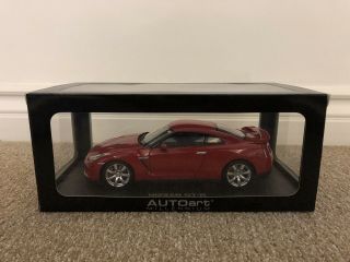 Autoart Nissan Gt - R R35 1:18 Scale 77396 Vibrant Red