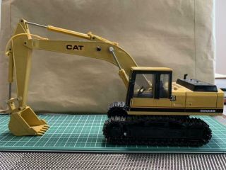 Scale Model Cat E200b Hydraulic Excavator