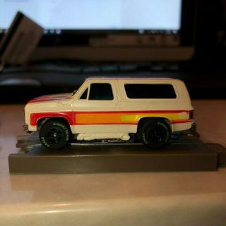 AFX Chevy Blazer Yellow/White Combo Flamethrower Magna - Traction HO Slot Car 2