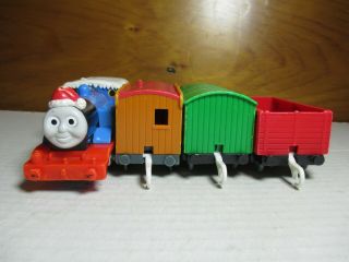 Thomas & Friends Christmas Santa Holiday Present Cargo Cars Trackmaster 2