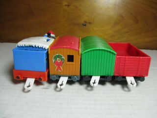 Thomas & Friends Christmas Santa Holiday Present Cargo Cars Trackmaster 3