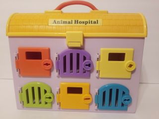 Parents Battat B.  Critter Clinic Vet Animal Hospital Play Set Carrier With Keys
