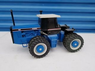 1/16 Scale Models Ford Versatile 846 4wd Tractor.