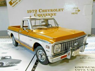 Danbury 1:24 1972 Chevrolet Cheyenne Pickup Truck Spanish Gold W/ Papers