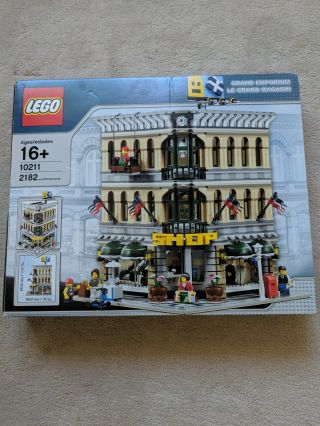LEGO Creator Set 10211 Grand Emporium (100 Complete) 2