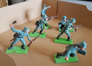 Britains " Deetail " German Ww2 Soldiers X 6 - Standing/kneeling -