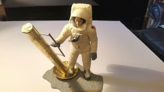 Pro - Built Apollo 11 Astronaut Neil Armstrong First Man on the Moon Revell Model 7
