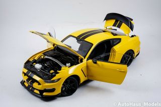 1/18 AUTOART FORD MUSTANG SHELBY GT - 350R TRIPLE YELLOW 2