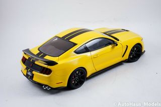 1/18 AUTOART FORD MUSTANG SHELBY GT - 350R TRIPLE YELLOW 5
