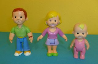 Fisher Price My First Doll House Mom Dad & Baby Toddler Girl