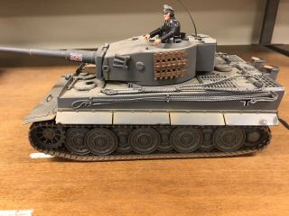21st Century Ultimate Soldier 1:18 Scale German Tiger & US Sherman Tanks 2