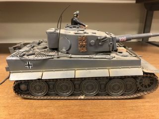 21st Century Ultimate Soldier 1:18 Scale German Tiger & US Sherman Tanks 4