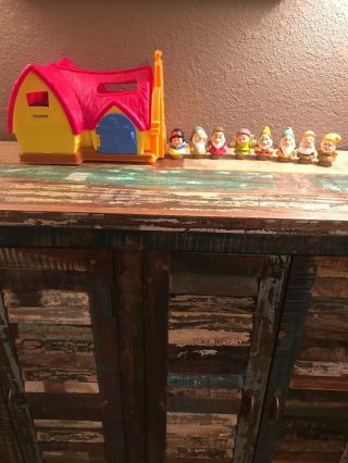 Fisher Price Little People Disney Snow White 7 Dwarfs Musical Cottage House