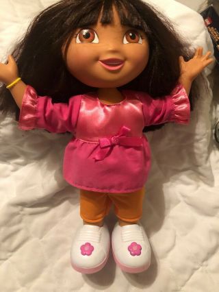 Dora The Explorer 14 " Multilingual Talking Singing Dancing Doll Mattel