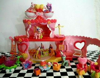 My Little Pony Ponyville Roller Skate Party Cake House With Ponys & Accessories