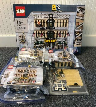 Lego Creator Grand Emporium (10211) 100 Complete