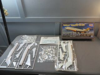 Minicraft 1:144 Northeasat Yellowbird 727 - 200 Model Kit Open 14531