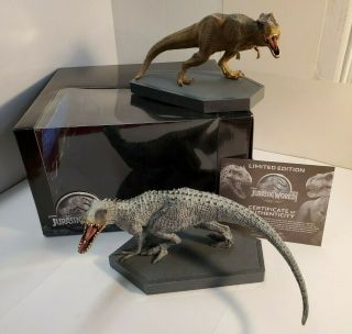 Jurassic World - T - Rex & Indominus Rex Limited Edition Gift Set - Statues Only