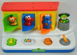 Sesame Street Pop Up Pals Musical Activity Baby Toy Mattel 2004 Elmo Oscar Ernie
