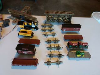 On30 Bachmann 2 - 6 - 0 D&rgw Bumble Bee Locomotive Cars,  Buildings More