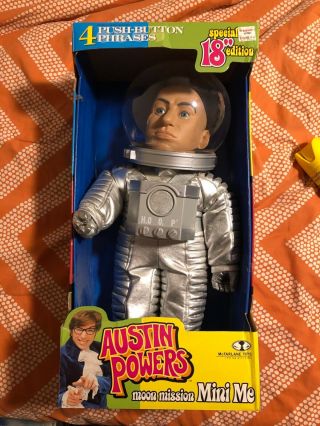 Mcfarlane Toys Austin Powers Special Edition 18 " Moon Mission Mini Me