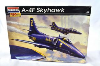 Monogram 1:48 A - 4f Skyhawk Blue Angels Us Navy Airplane Pro Modular Kit Revell