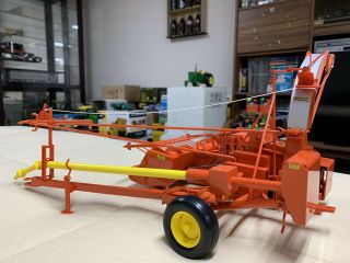 Fox 3000 Forage Harvester By Koehring with corn and hay head diecast 3