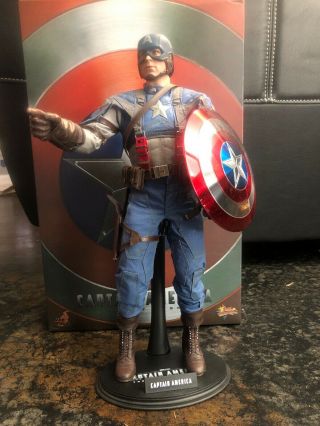 Hot Toys 1/6 Scale Marvel Avengers Captain America The First Avengers Figure