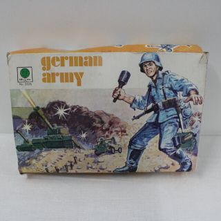 German Army Plastic Toy Soldier Set 460