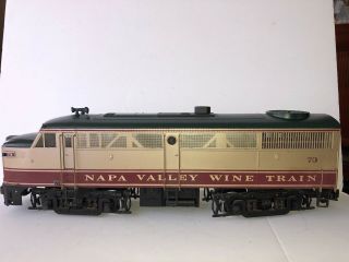 Aristo - Craft ART 22048 - 2 Napa Valley Wine Train 73 Diesel Locomotive 2