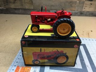 1/16 SCALE MASSEY - HARRIS MODEL 44 PRECISION 9 TOY TRACTOR 2