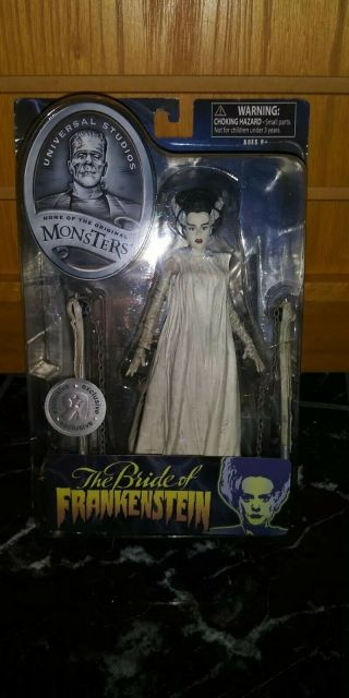 Diamond Select Universal Monsters The Bride Offrankenstein Toys R Us Exclusive.