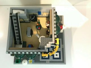 LEGO Creator Grand Emporium (10211) 100 COMPLETE All minifigures 5