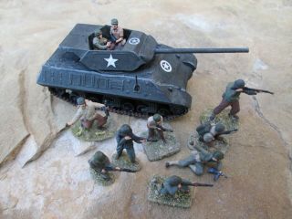 Roco Minitank Painted M10 Tank Destroyer Crew And Infantry In Ho 1/87 Scale