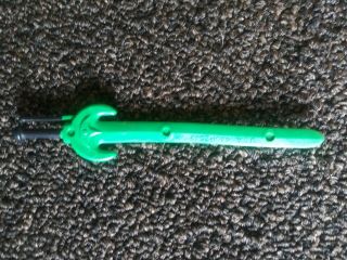 Masters of the Universe He - Man Action Figure weapon: Green sword (Tri - klops) 2