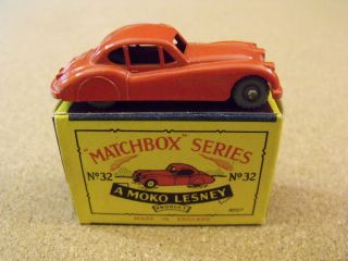 Vintage Lesney Matchbox 32 Jaguar Xk 140 Box