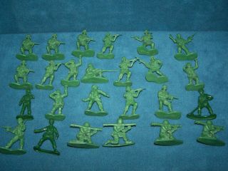 Plastic Toy Soldiers 2 " To 2 - 3/4 " Green Army Men 3 Disney Figures Item 26