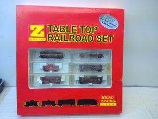 Mtl Micro Trains Z Scale Pennsylvania Rr F - 7 Engine - Table Top Set