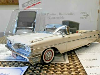 Danbury 1:24 1959 Pontiac Bonneville Convertible Cameo White