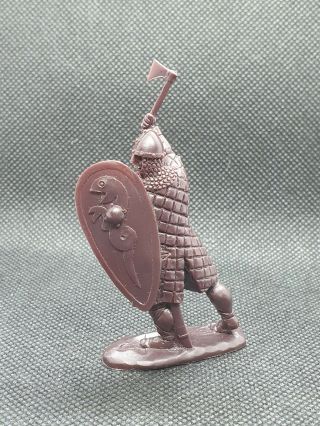 Collectible Plastic Toy Soldiers Publius Norman Knight W/axe 1:32 54 Mm