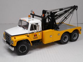 1st Gear International Harvester S Series Tow Truck 40 - 0200 1/25 Scale Diecast