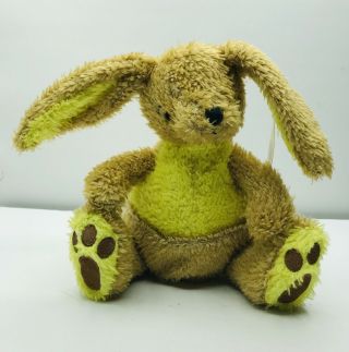 Kangaroo Plush Stuffed Toy Dans Un Jardin