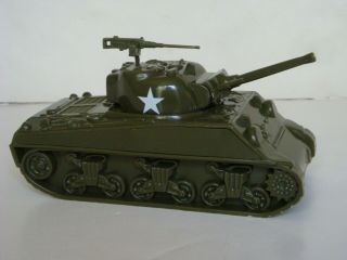 Classic Toy Soldiers / Cts / Ww Ii Us Sherman Tank / Olive Green With Star