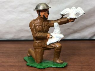 Vintage Wwi Doughboy Messenger And Passenger Pigeons Die - Cast Metal Toy Army Man
